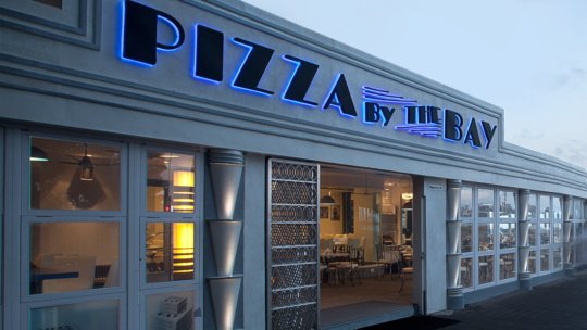 pizza restaurants in Mumbai - Marine drive