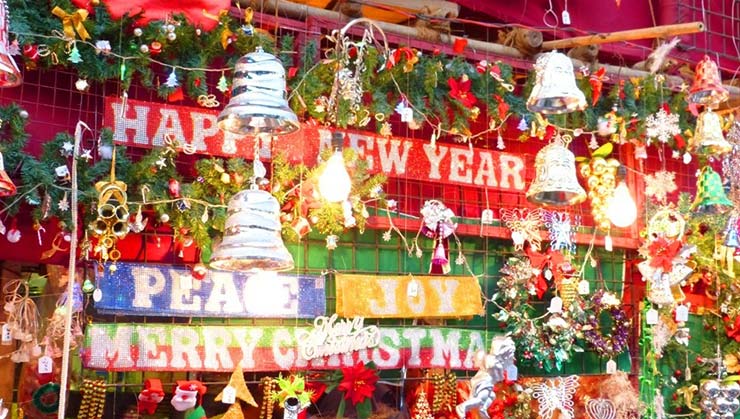Christmas Shopping in Mumbai