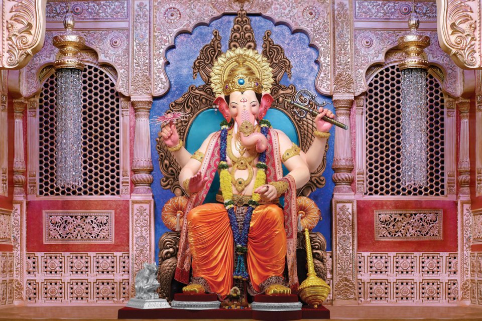 ganesh mandals in Mumbai : lalbaug cha raja