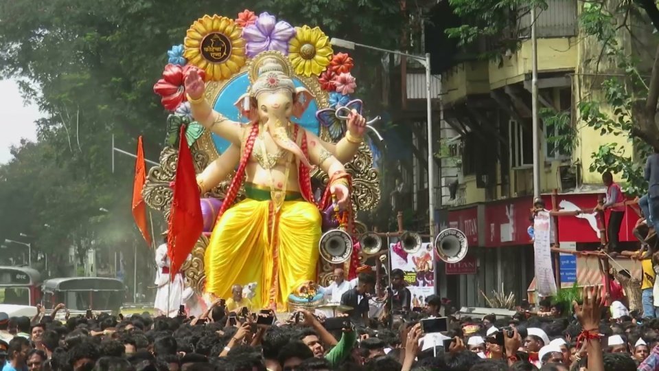 Ganesh Mandals in Mumbai : Fort Cha Raja