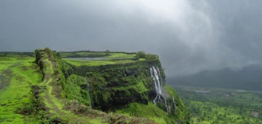 locations to visit near mumbai Korigad