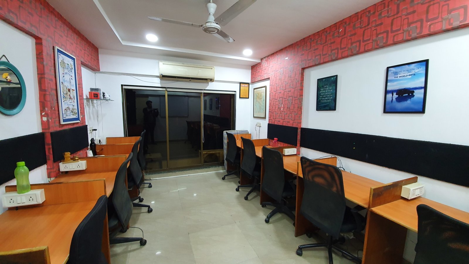 9 seater private cabin in Mumbai