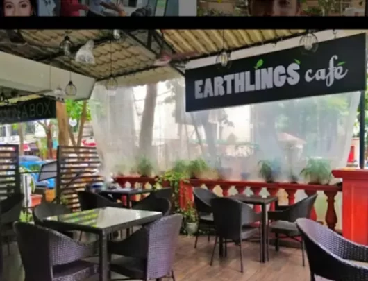 earthling's cafe lokhandwala