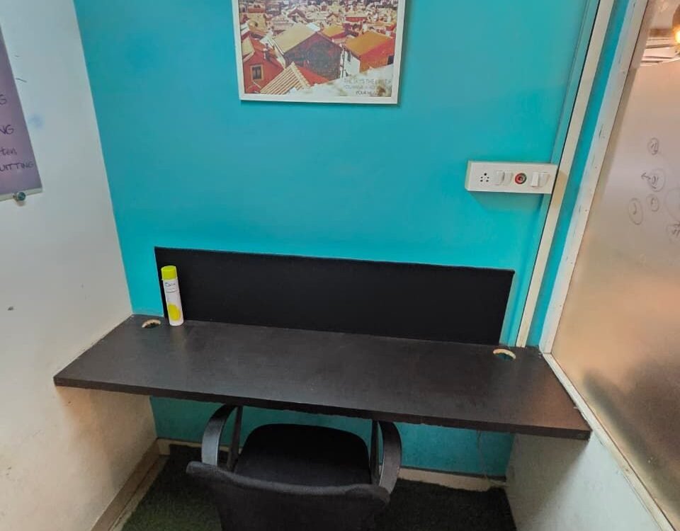 1 seater cabin in andheri west for rent