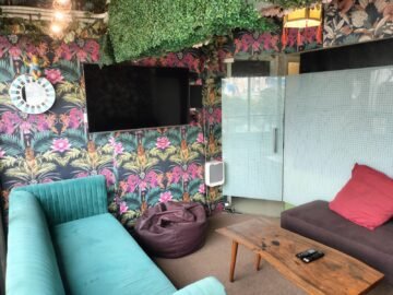 Casual meeting Space