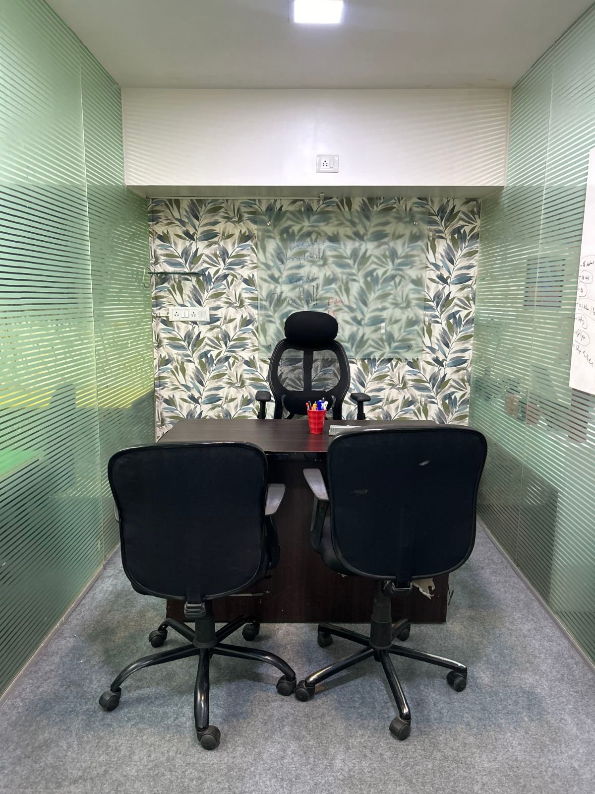 '2 seater office cabins for rent'